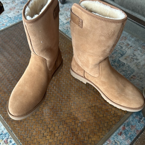 UGG Romely Cuffable size 7.5 sold out! - Picture 10 of 14